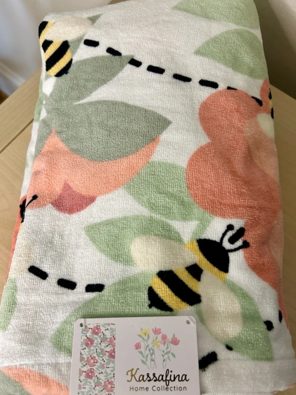 Kassafina Coral & Green Bee Print Bath Beach Towel